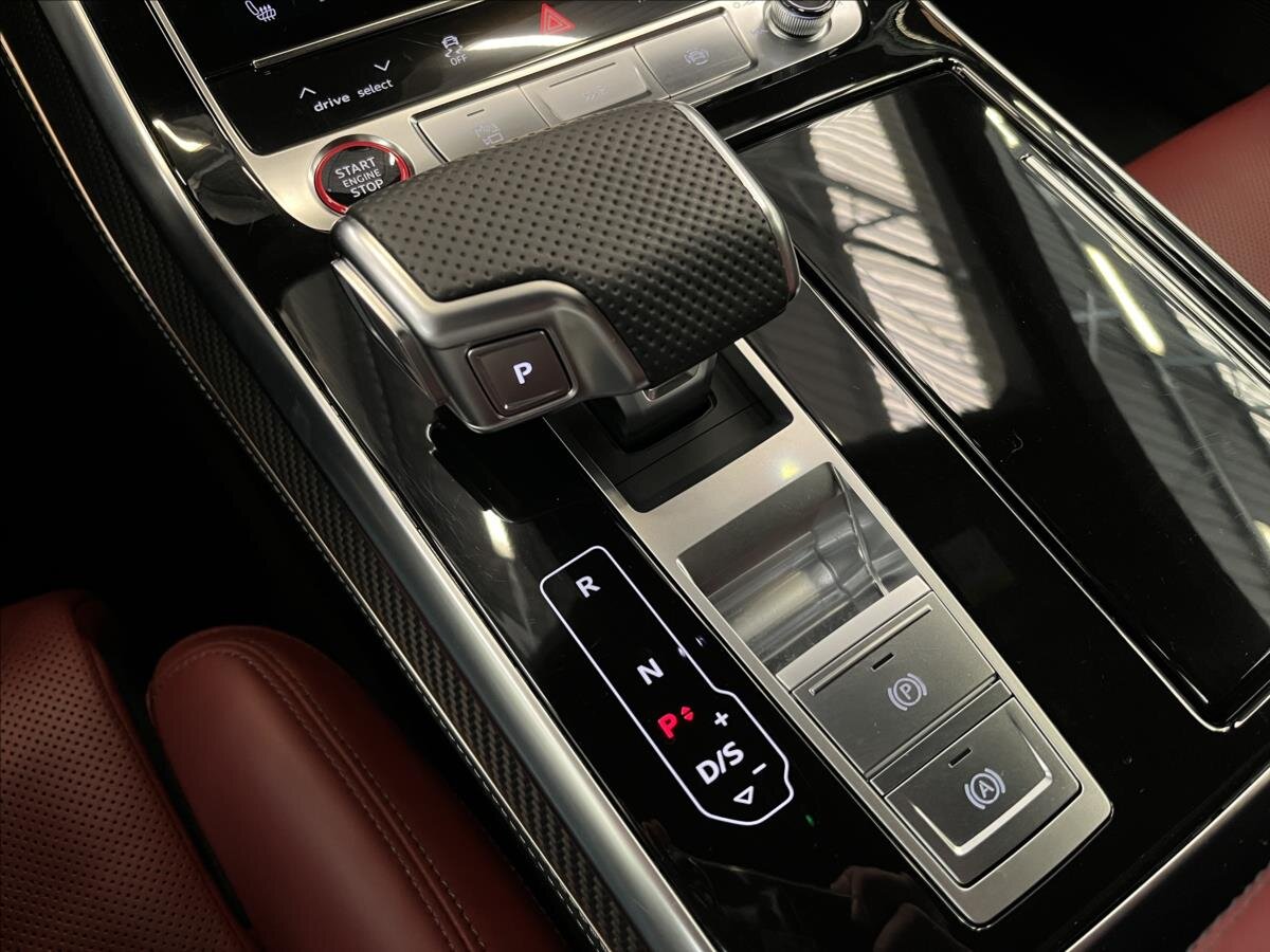 Audi SQ8 SUV 4,0 l 373 kw