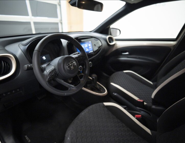Toyota Aygo Hatchback 998,0 53 kw