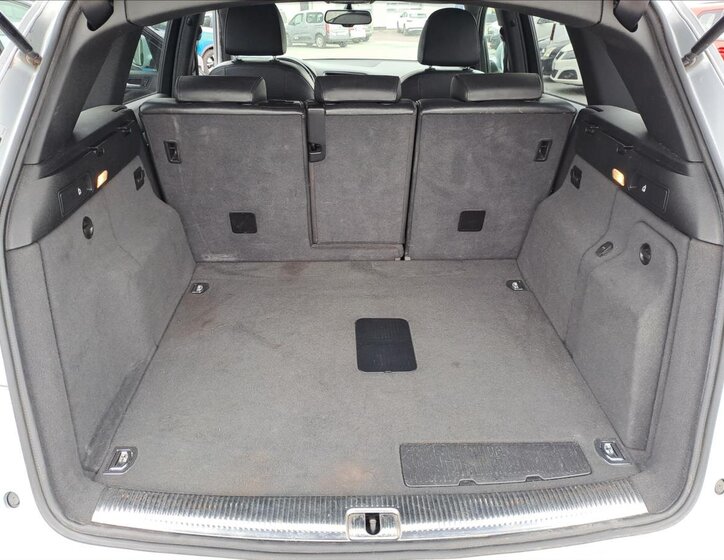 Audi Q5 SUV / Terénní 2,0 l 155 kw