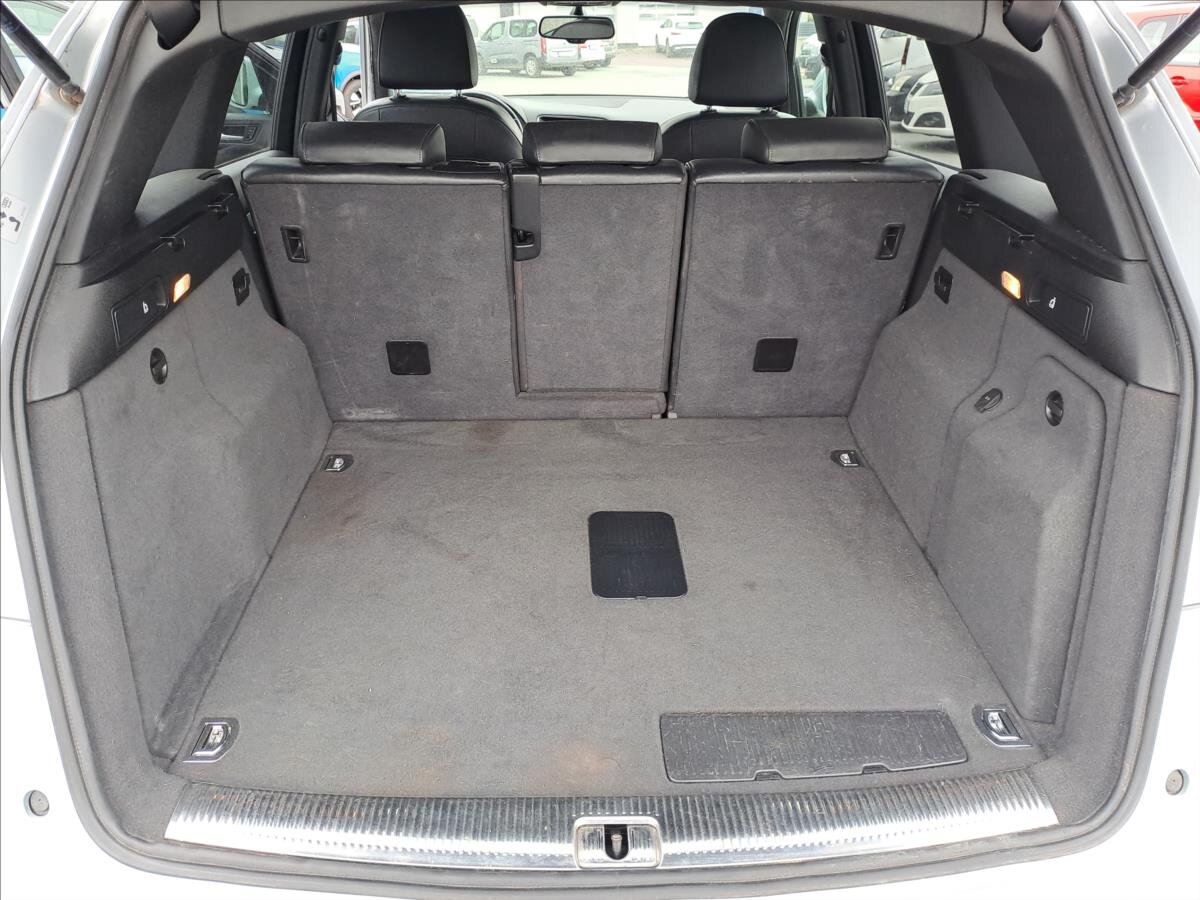 Audi Q5 SUV / Terénní 2,0 l 155 kw