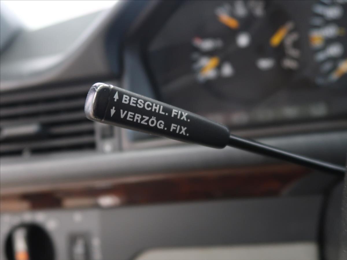 Mercedes-Benz 124 Kupé 3,0 l 162 kw