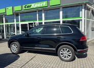 Volkswagen Touareg 1
