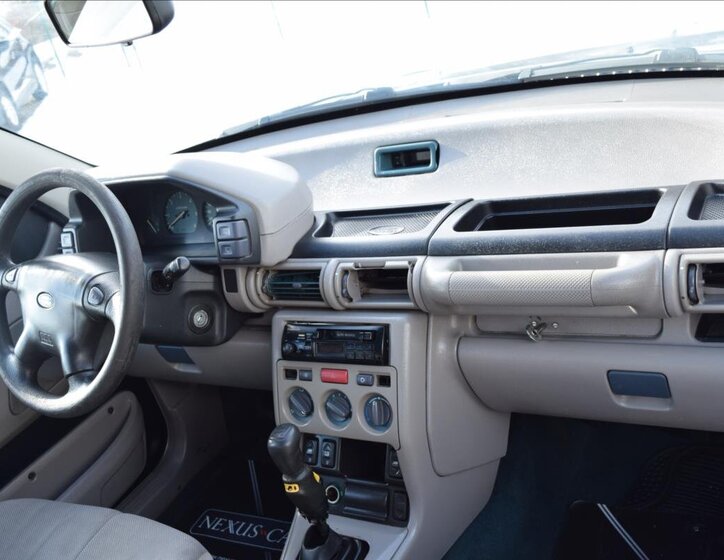 Land Rover Freelander Kombi 2,0 l 71 kw