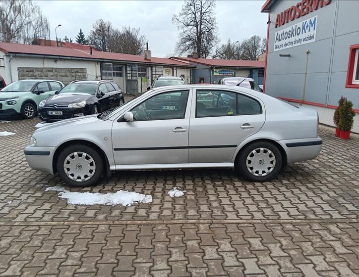 Škoda Octavia Liftback 1,8 l 110 kw
