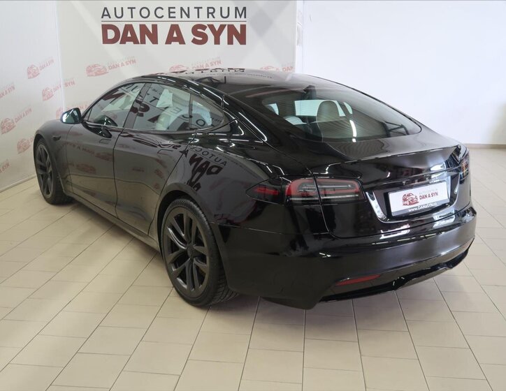 Tesla Model S Hatchback 0,0 493 kw