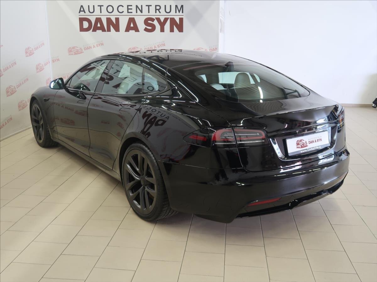 Tesla Model S Hatchback 0,0 493 kw
