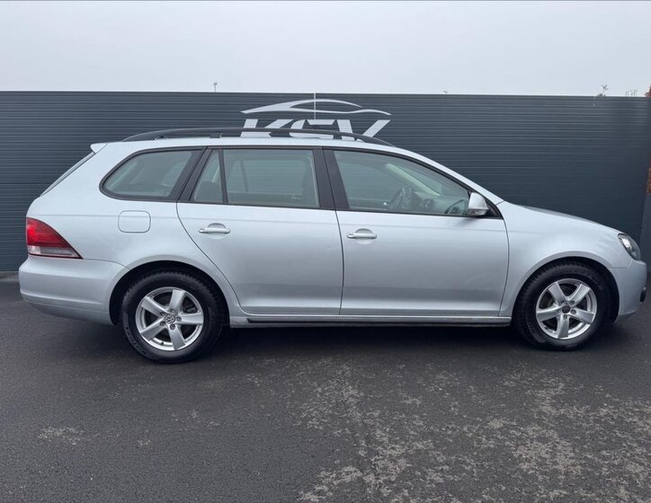 Volkswagen Golf Kombi 1,6 l 77 kw