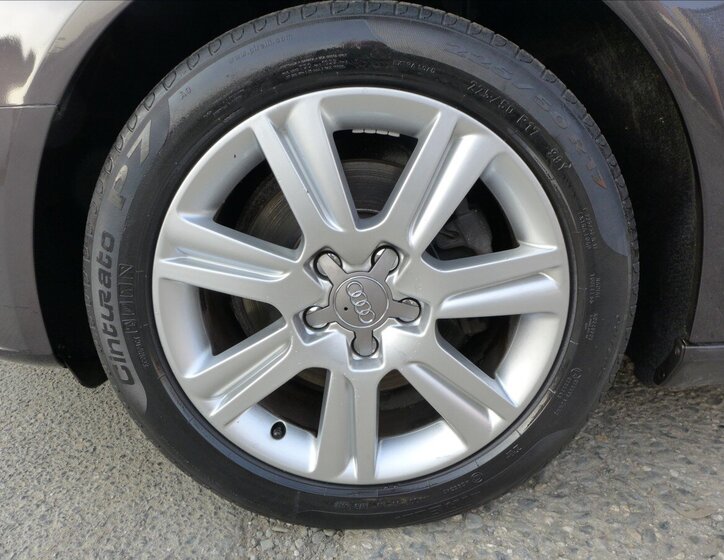 Audi A4 Kombi 2,0 l 105 kw