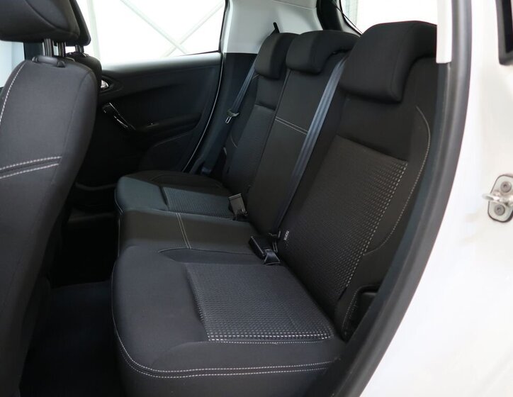 Peugeot 208 Hatchback 1,2 l 81 kw