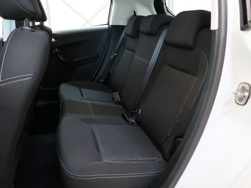 Peugeot 208 Hatchback 1,2 l 81 kw