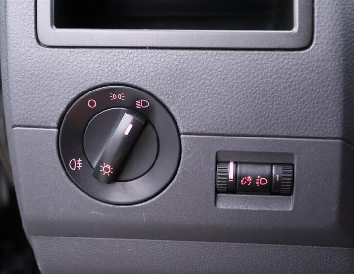 Volkswagen Caravelle 17