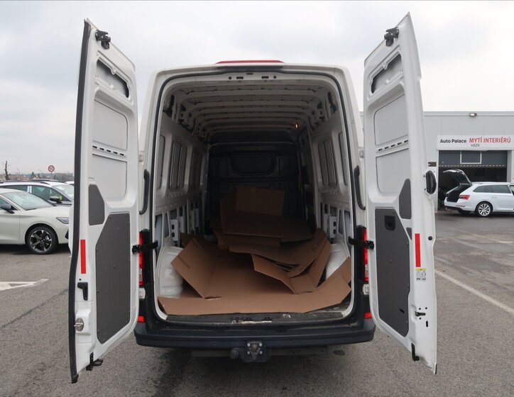 Volkswagen Crafter 10
