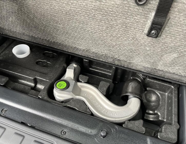 Land Rover Discovery 6