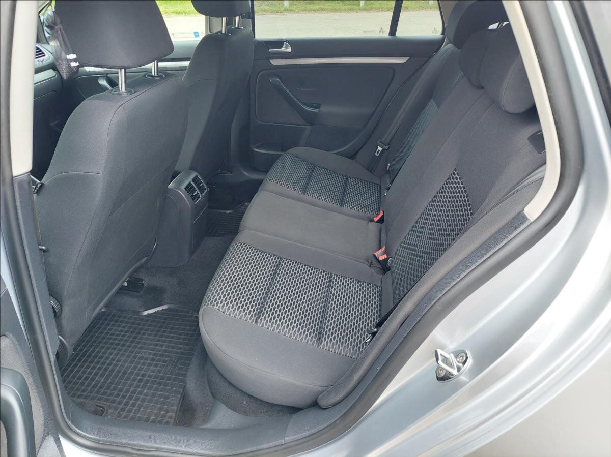 Volkswagen Golf Kombi 1,6 l 77 kw