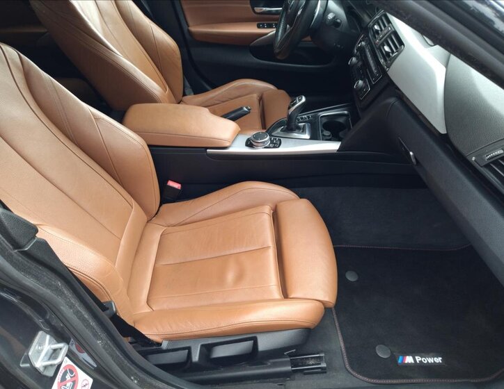 BMW Řada 4 Sedan / Limuzína 2,0 l 140 kw