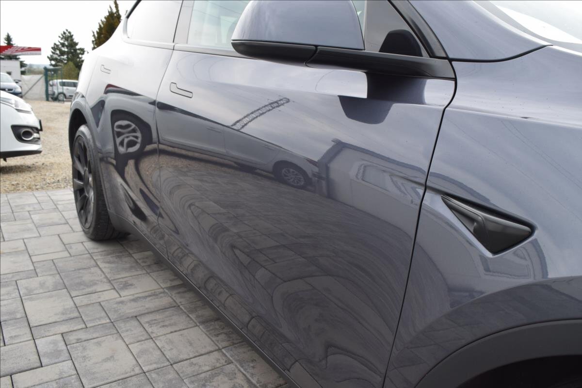 Tesla Model Y SUV / Terénní 0,0 378 kw