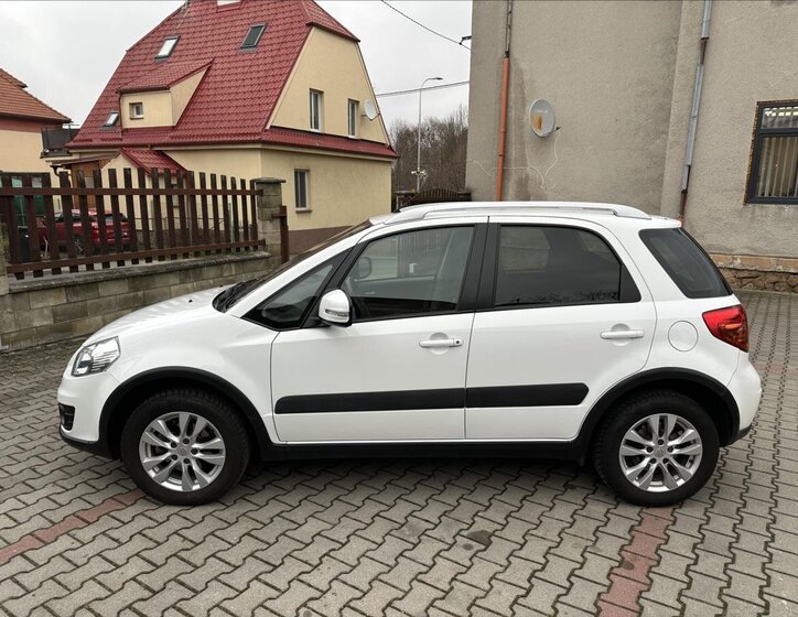 Suzuki SX4 Hatchback 1,6 l 88 kw
