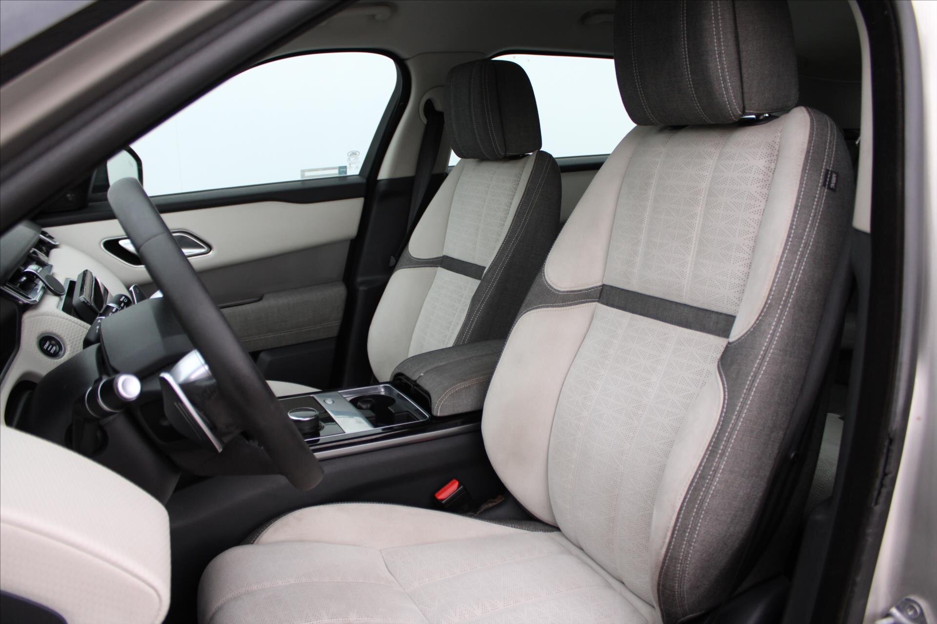 Land Rover Range Rover Velar SUV / Terénní 3,0 l 221 kw