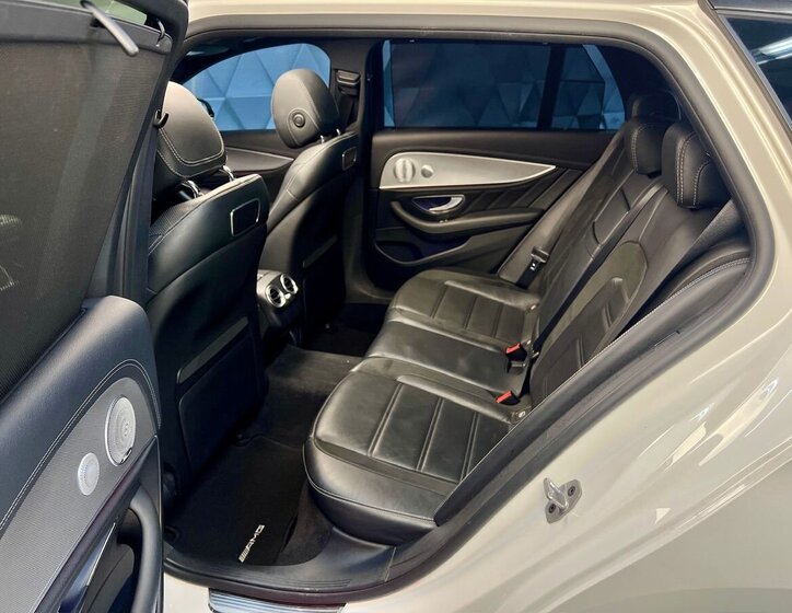 Mercedes-Benz Třídy E 12