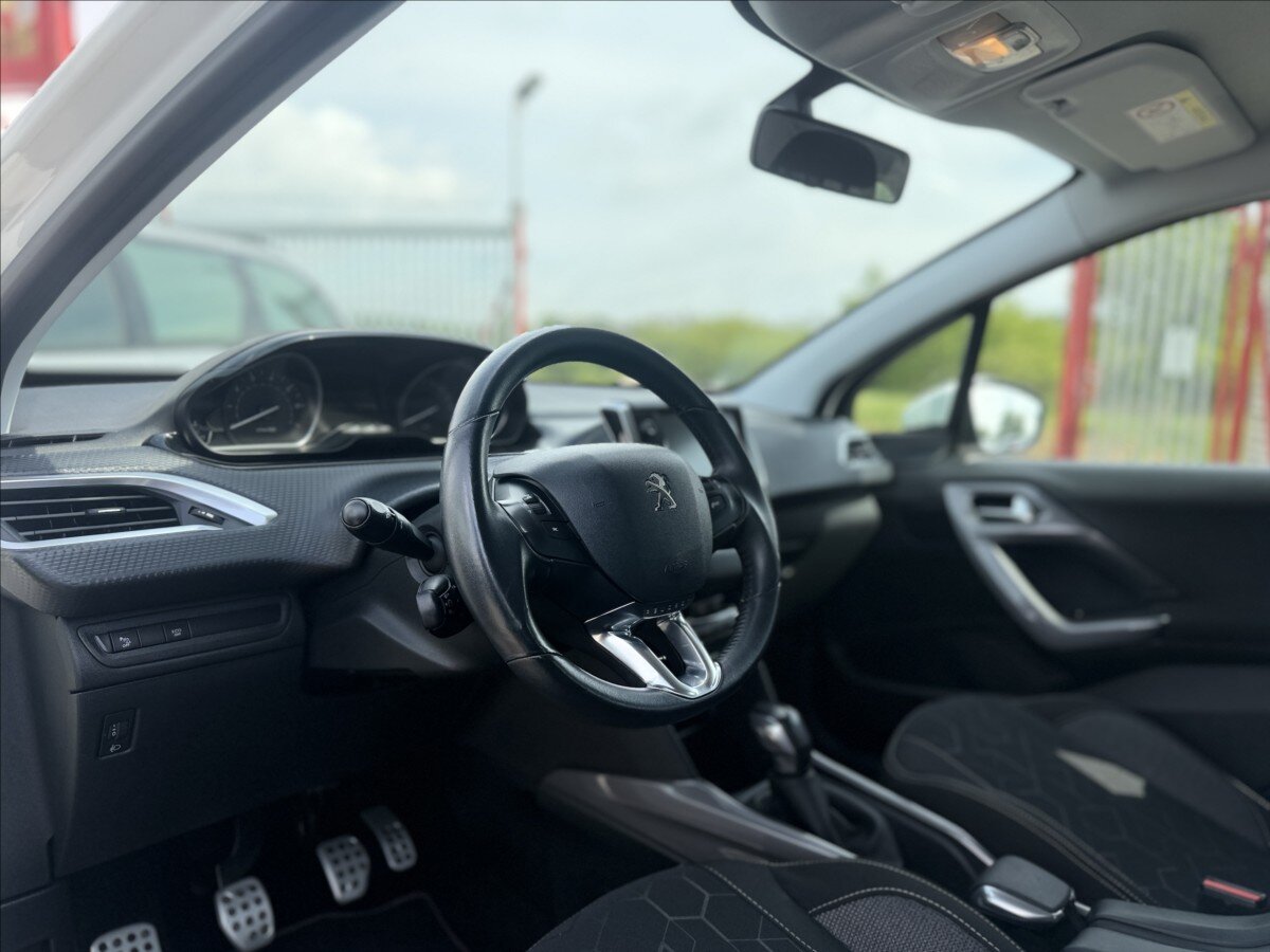 Peugeot 2008 SUV / Terénní 1,2 l 61 kw