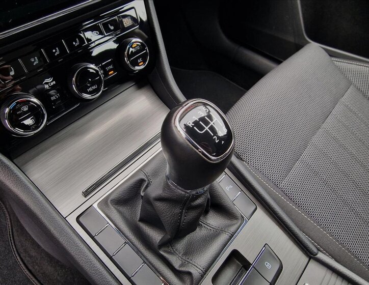 Škoda Superb Kombi 1,5 l 110 kw