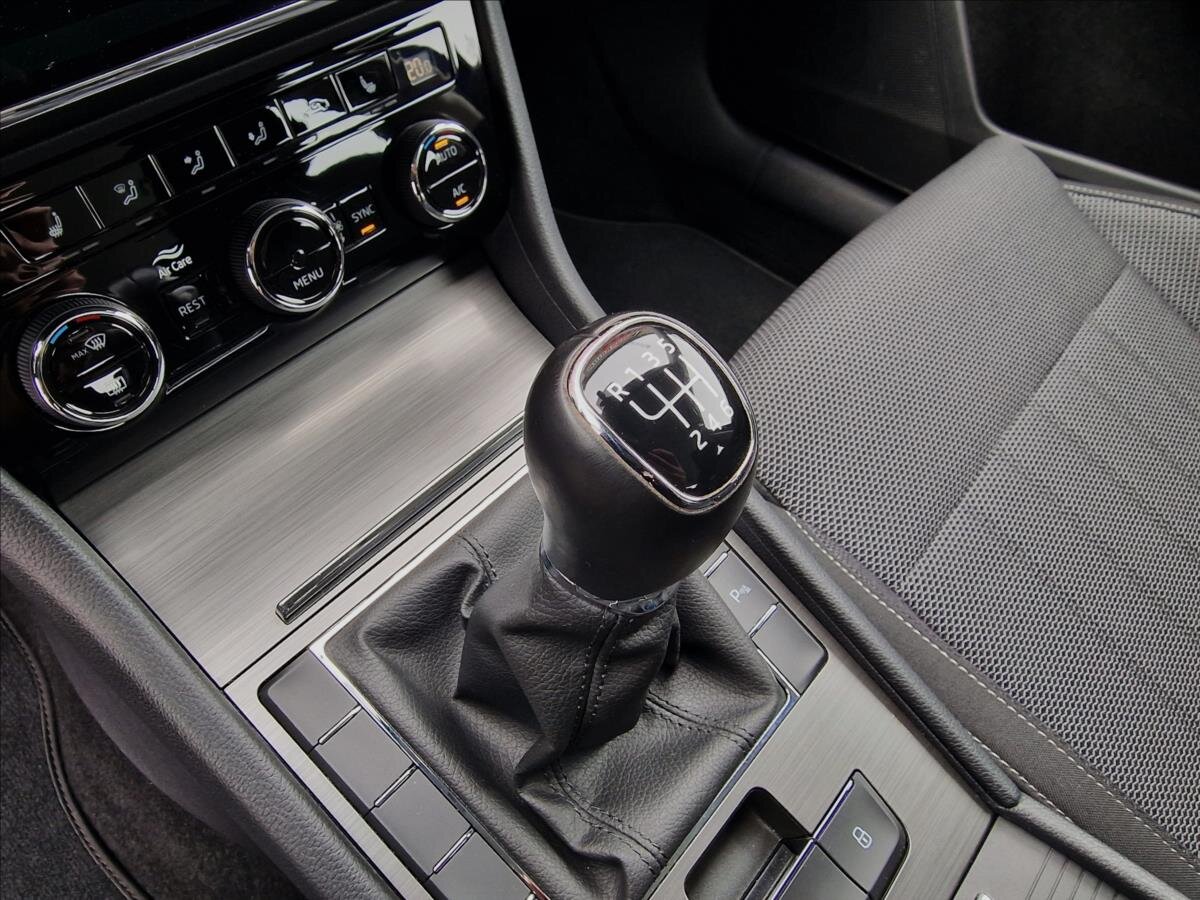 Škoda Superb Kombi 1,5 l 110 kw