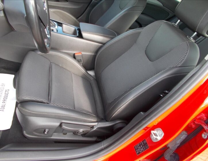 Opel Insignia Hatchback 2,0 l 125 kw