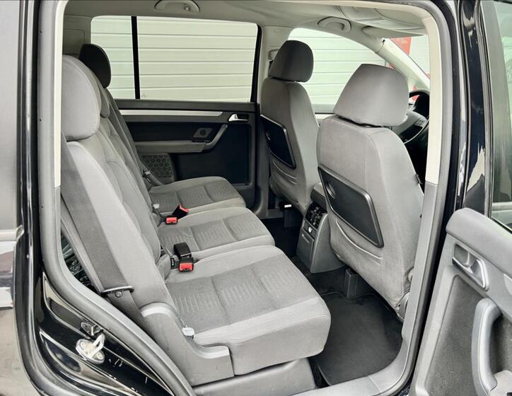 Volkswagen Touran 19