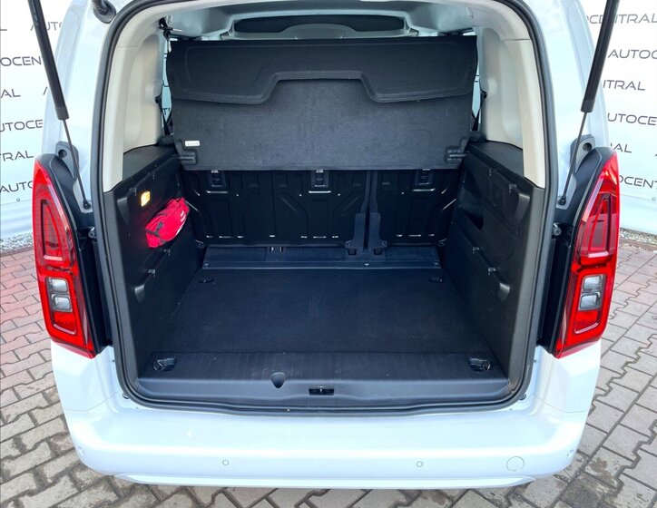 Toyota ProAce City Verso MPV 1,2 l 81 kw