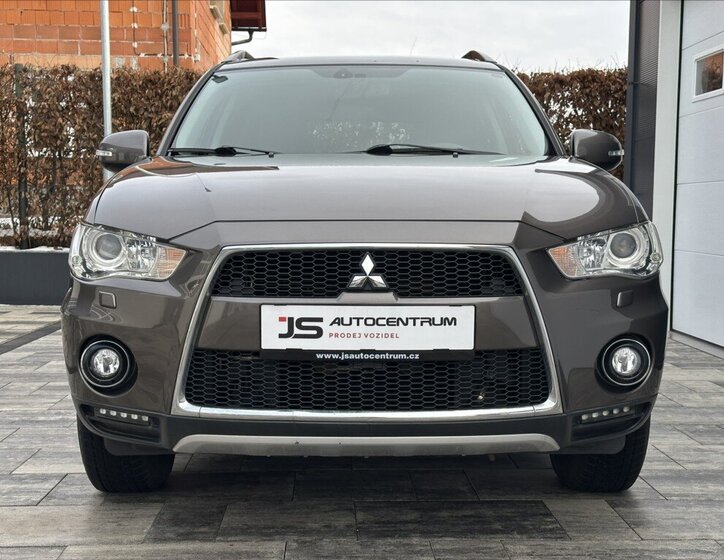 Mitsubishi Outlander SUV 2,3 l 130 kw