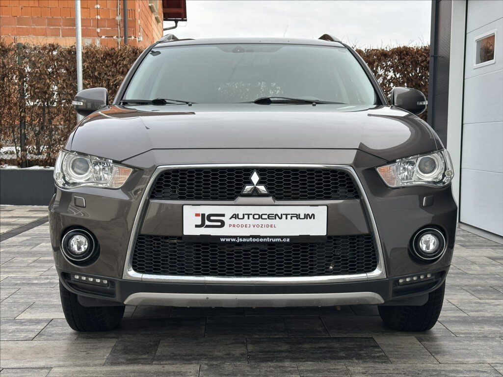 Mitsubishi Outlander SUV 2,3 l 130 kw