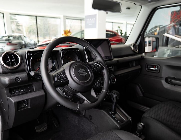 Suzuki Jimny SUV 1,5 l 75 kw