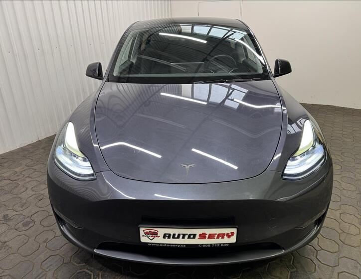 Tesla Model Y 13