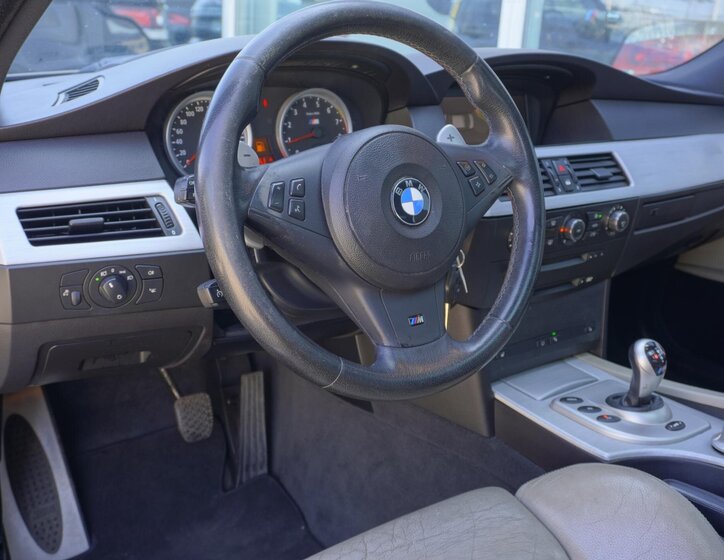 BMW M5 Sedan 5,0 l 373 kw