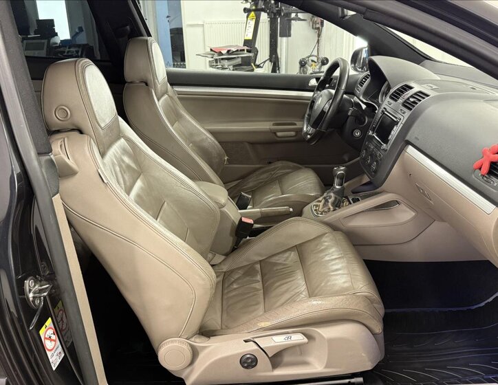 Volkswagen Golf Kombi 3,2 l 184 kw