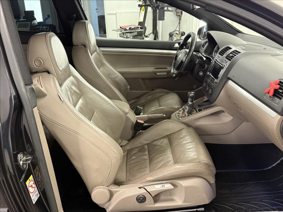 Volkswagen Golf Kombi 3,2 l 184 kw