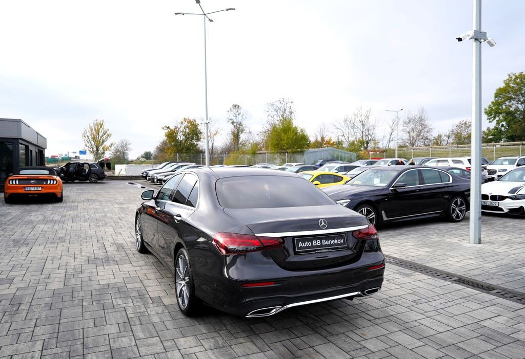 Mercedes-Benz Třídy E Sedan 2,0 l 145 kw