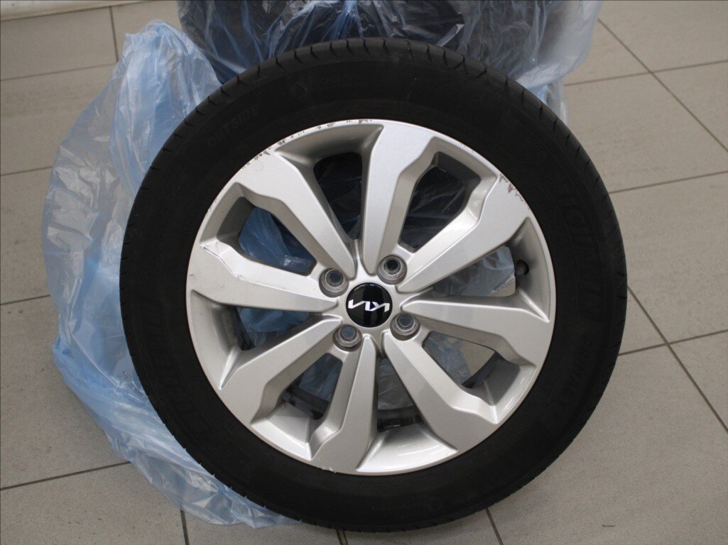 KIA Rio Hatchback 998,0 73 kw