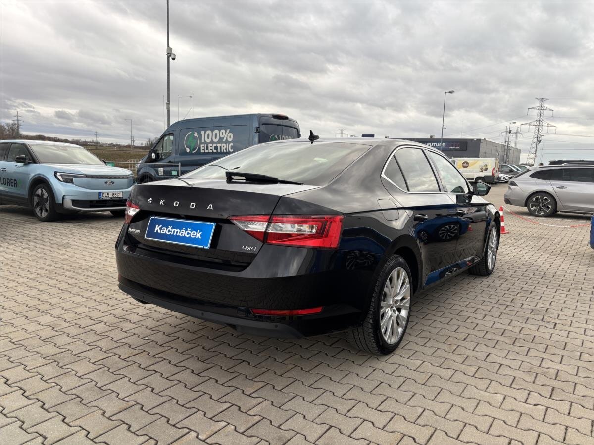 Škoda Superb Sedan / Limuzína 2,0 l 147 kw