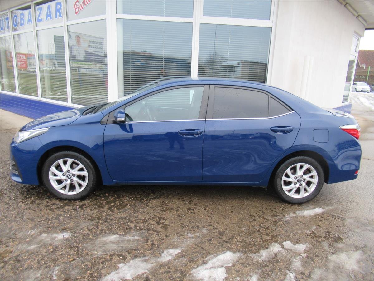 Toyota Corolla Sedan 1,6 l 97 kw