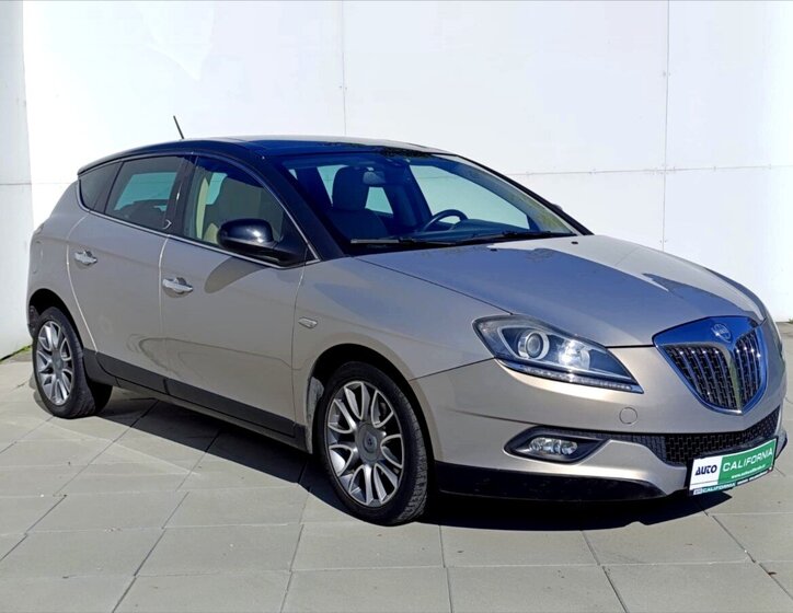 Lancia Delta Hatchback 1,6 l 88 kw