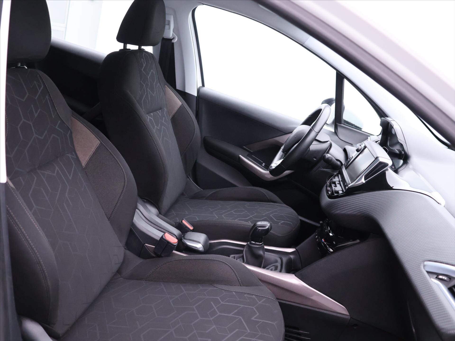 Peugeot 2008 SUV / Terénní 1,2 l 81 kw