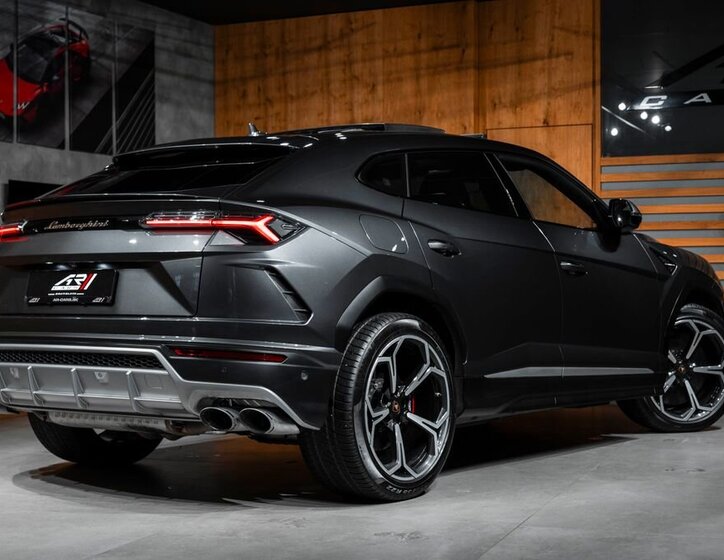 Lamborghini Urus 36