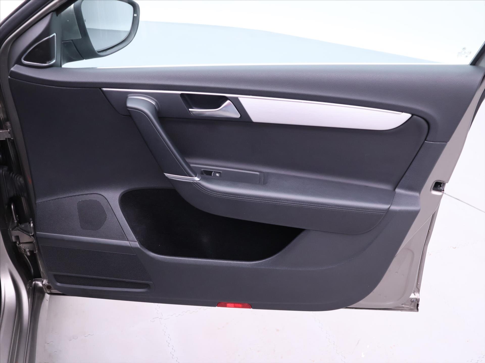 Volkswagen Passat Kombi 1,6 l 77 kw