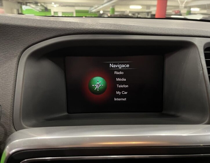 Volvo V60 Kombi 2,4 l 140 kw