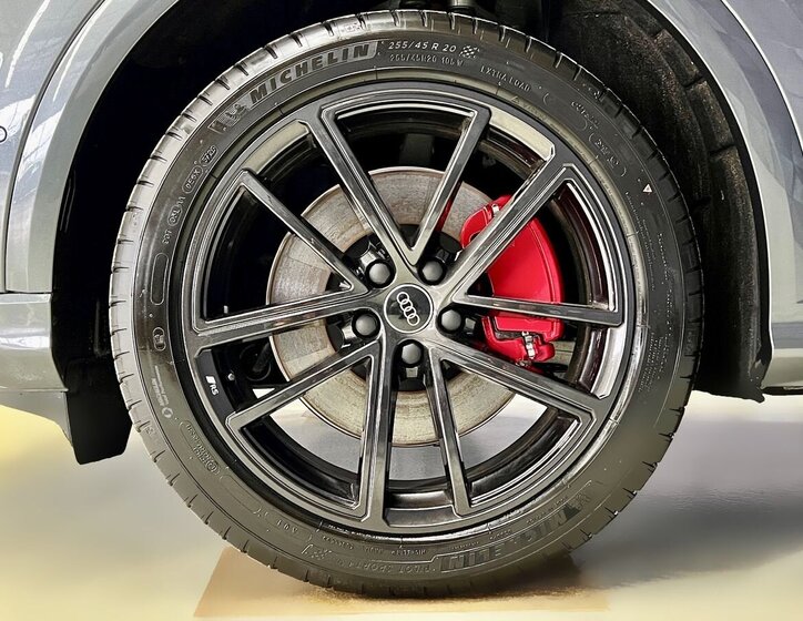 Audi Q5 SUV 2,0 l 150 kw