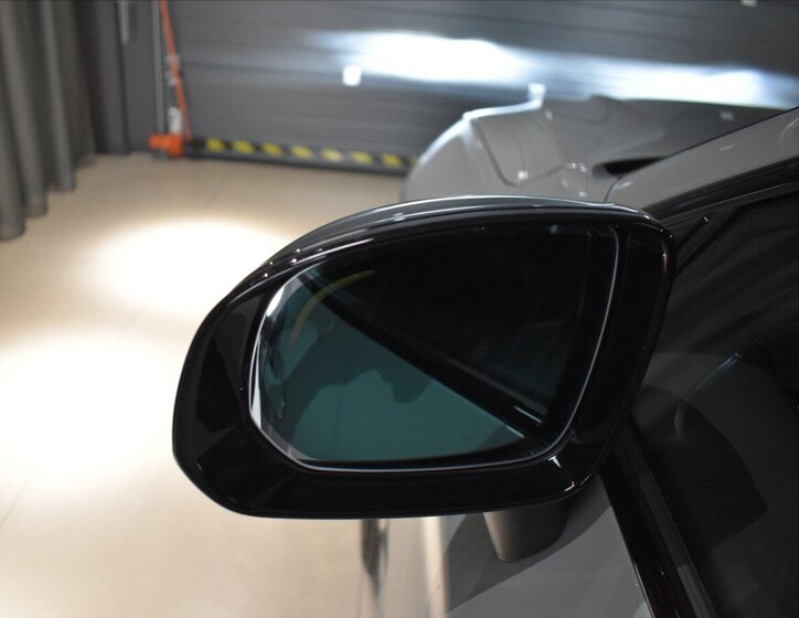 Volvo XC60 SUV / Terénní 2,0 l 184 kw