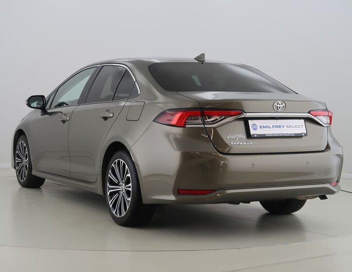 Toyota Corolla Sedan 1,5 l 92 kw