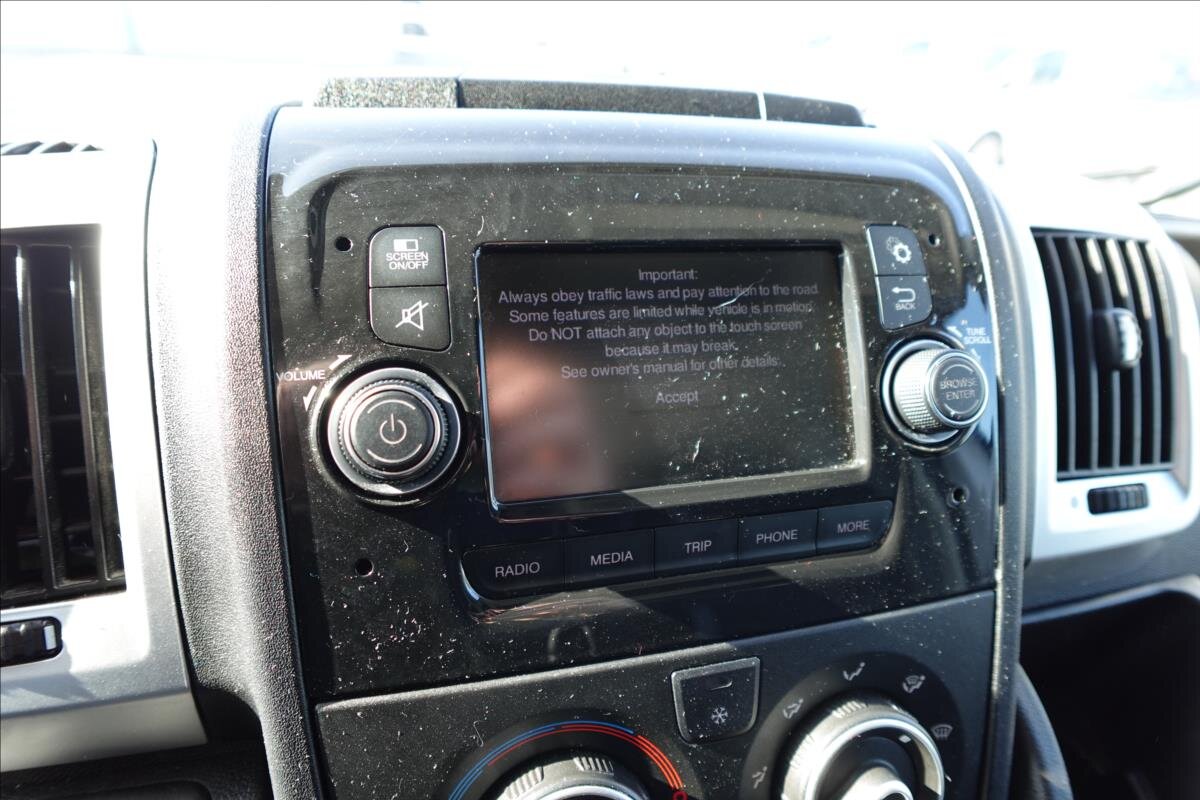 Peugeot Boxer Valník 2,2 l 121 kw