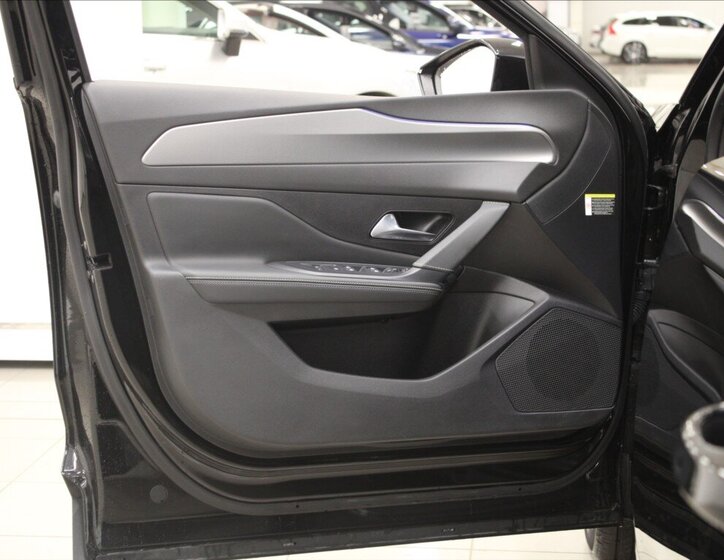 Peugeot 408 Liftback 1,6 l 165 kw